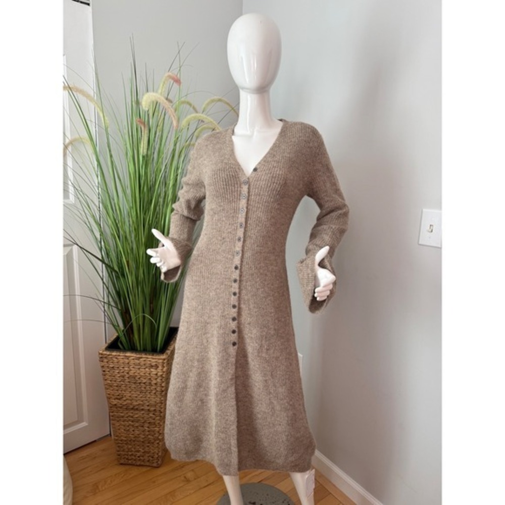Commense Stacking V-Neck Split Breasted Sweater Dress
Light Brown Size M - Picture 16 of 17